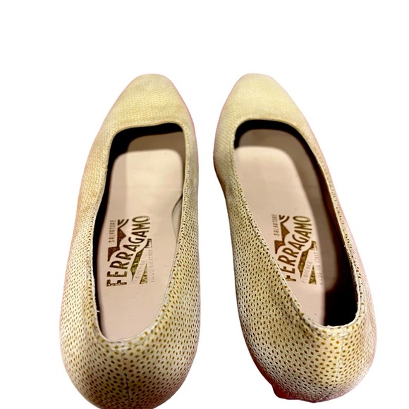 Vintage Salvatore Ferragamo pumps size 7B - Picture 2 of 8